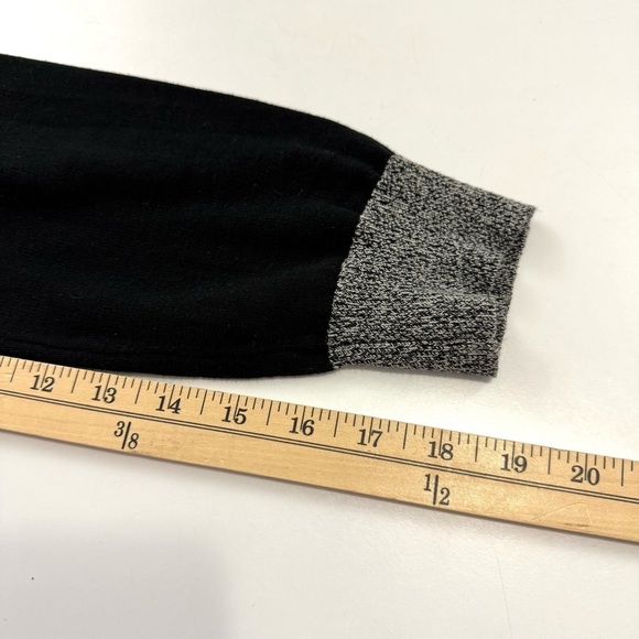 Sean John Women’s Sz L Black / Grey Full Zip Sweater V Neck Grannycore Casual LS - Picture 7 of 8